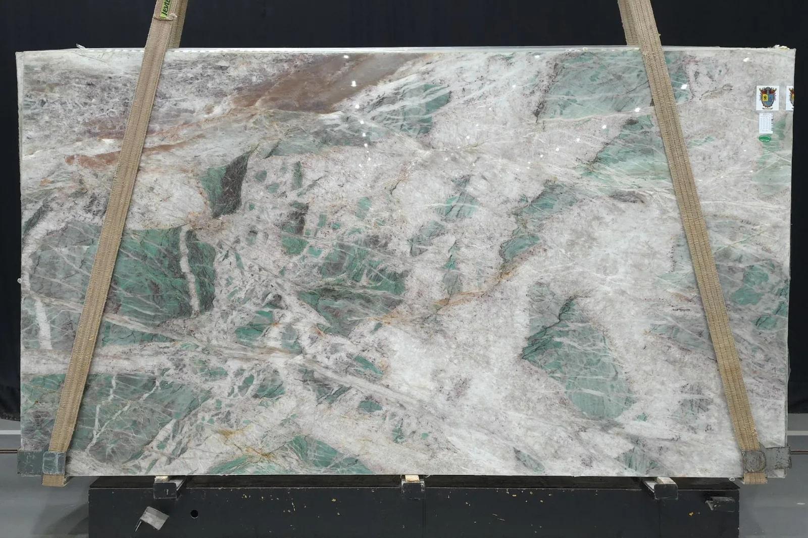 J'adore Visuvio Quartzite