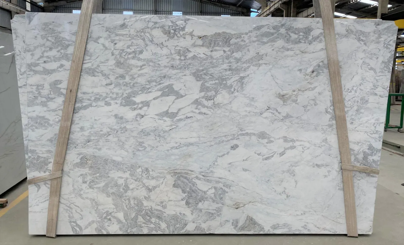 Calacatta Chiara Marble Slab in Sun Valley, Los Angeles