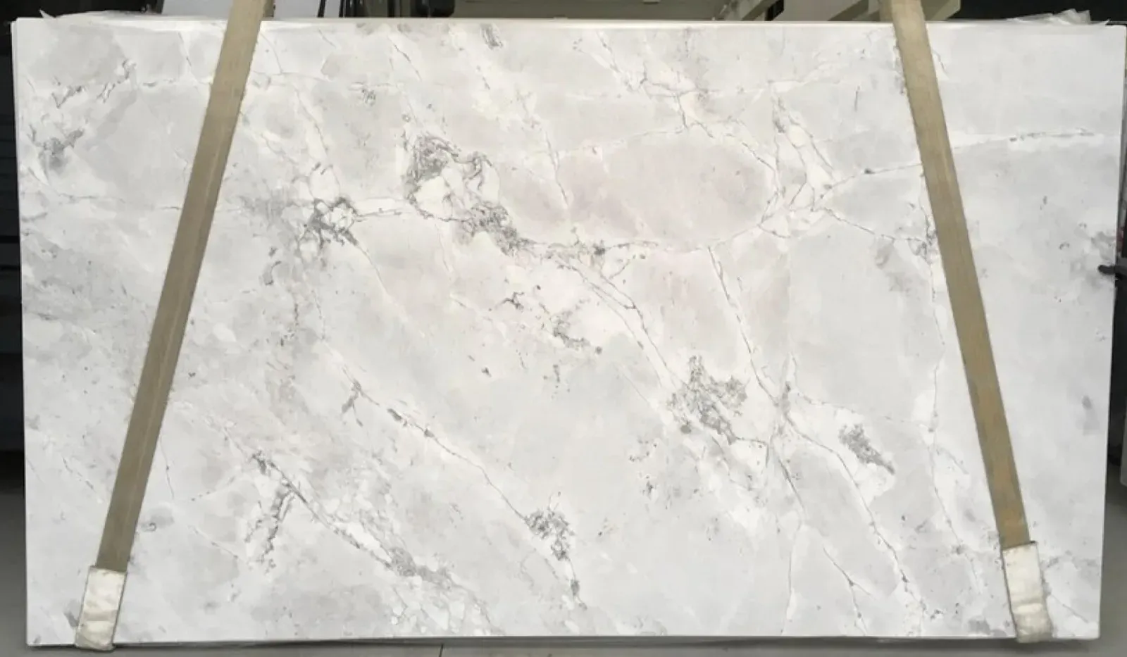 Super White Dolomite Slab in Sun Valley, Los Angeles